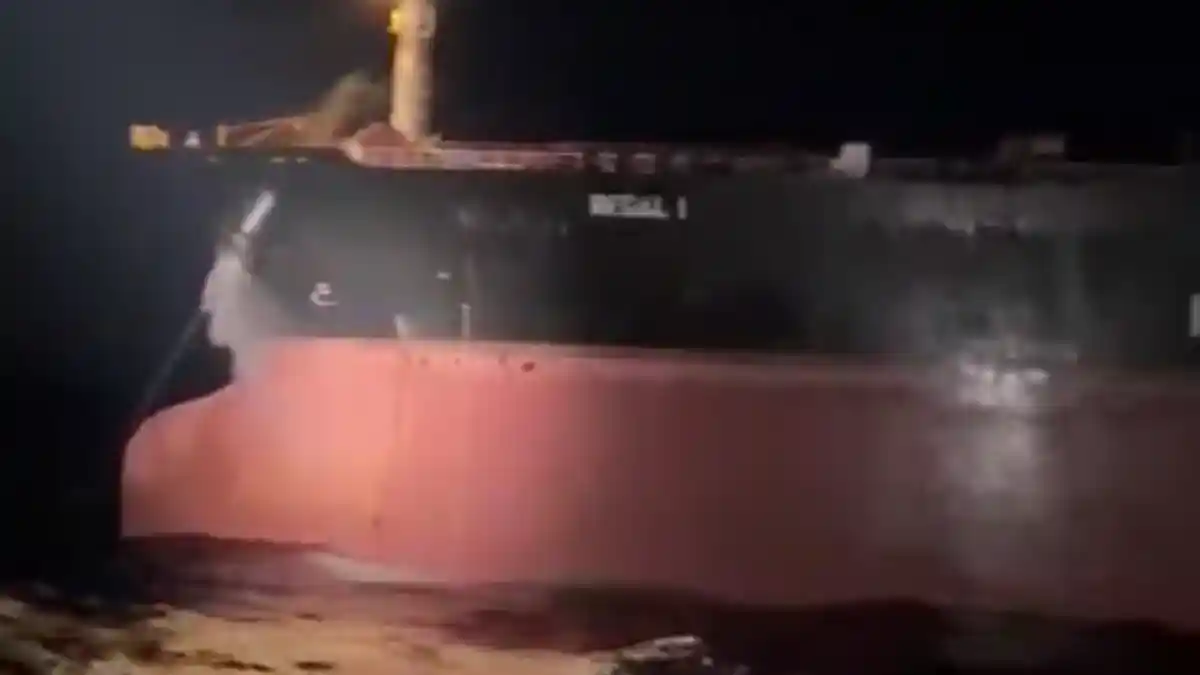 Gelibolu açıklarında sürüklenen 269 metrelik tanker kurtarıldı