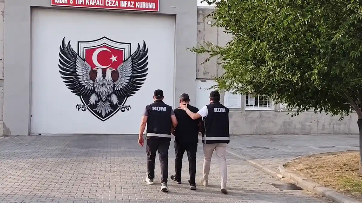 "Üst düzey tanıdığım var" dedi, 1.8 milyon TL çarptı: Sahte bürokrat tuzağına tutuklama