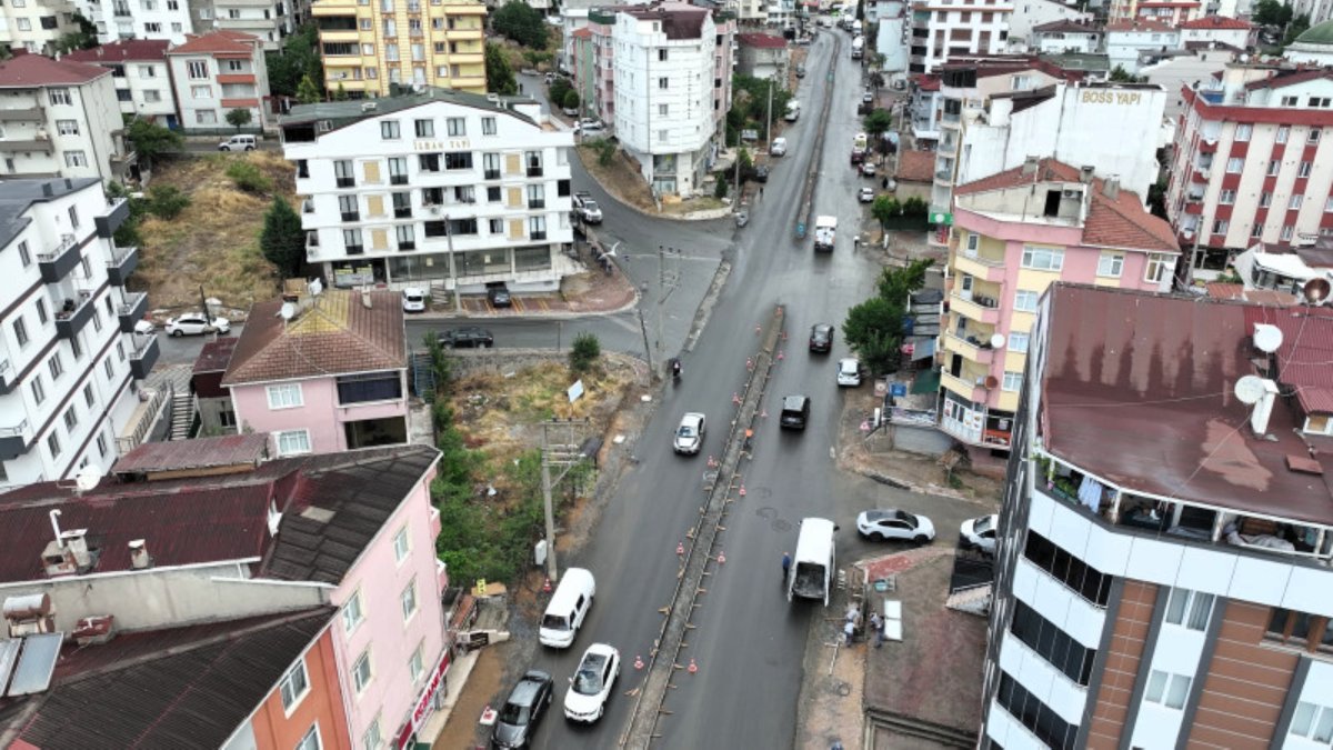 Kocaeli Büyükşehir Çayırova Uğur Mumcu Caddesi'ni baştan sona yeniliyor