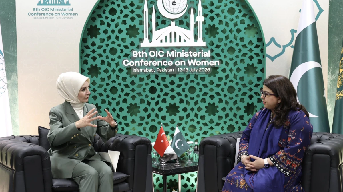 Bakan Göktaş, Pakistanlı mevkidaşı Shaza Fatima Khawaja ile görüştü