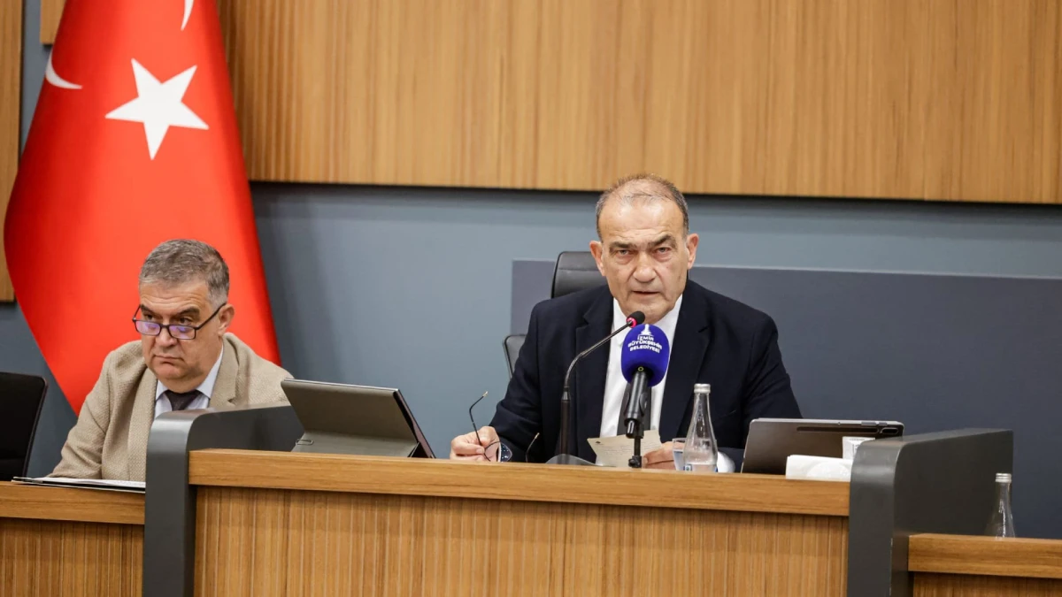 İzmir'de kentsel dönüşüm tartışması: Başkan Vekili Yıldır'dan "kira kaybı" iddialarına yanıt