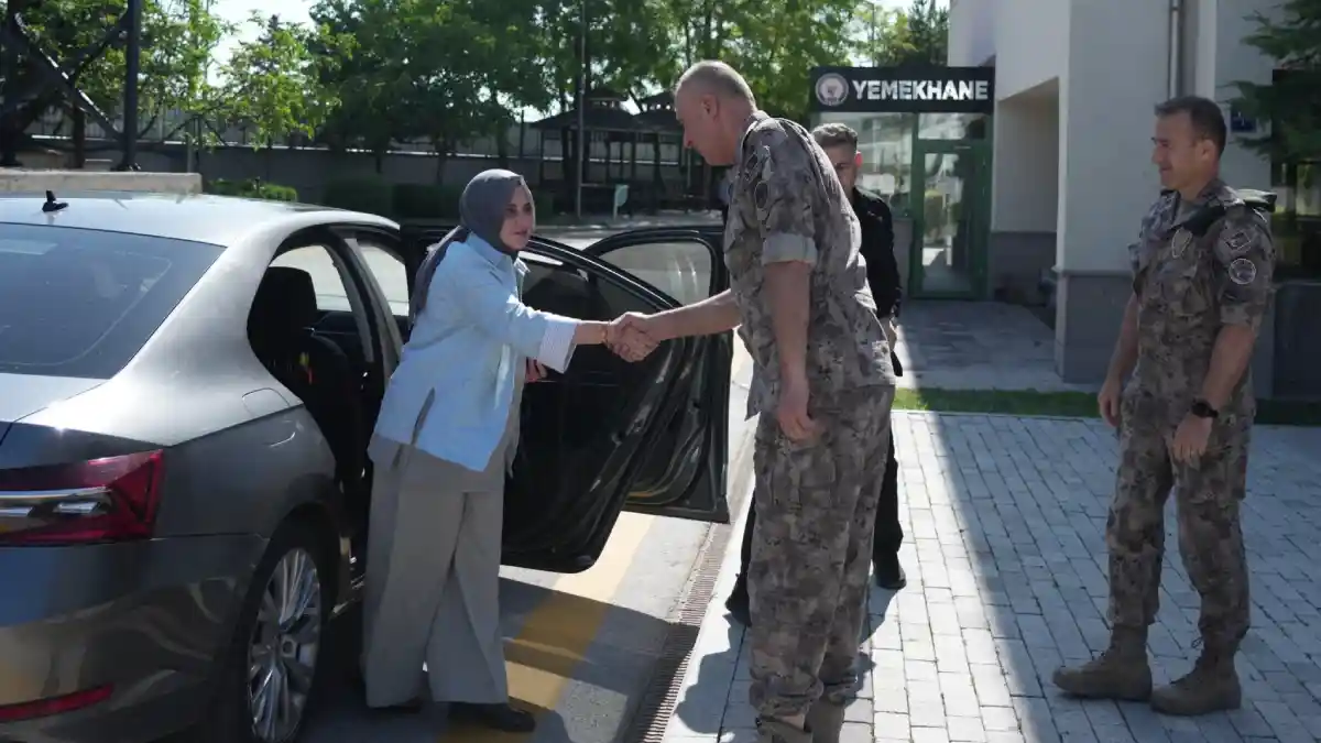 Cumhurbaşkanı Başdanışmanı Gülşen Orhan'dan Özel Harekat Başkanlığı'na ziyaret