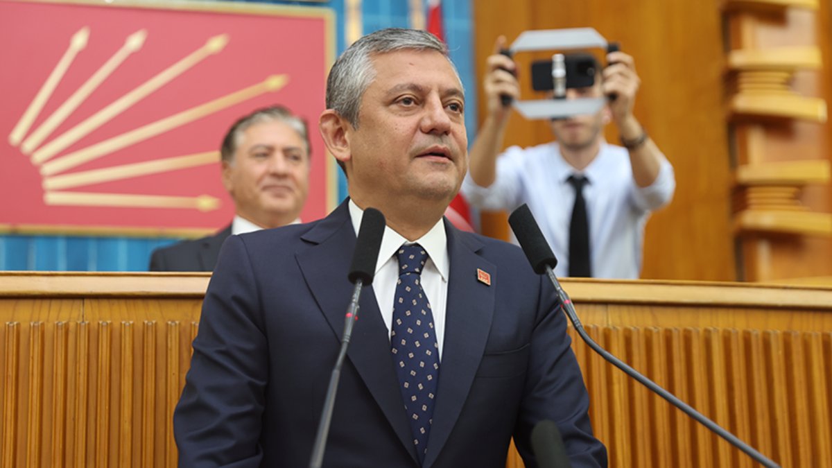 CHP'li Özgür Özel: "Gerekirse kendini feda edip partinin önünü açmak gerekir"
