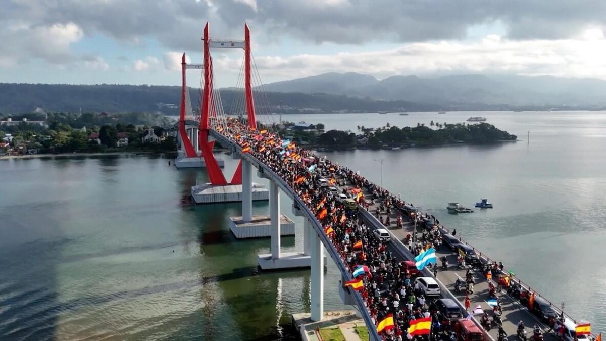 Endonezya'da İspanya çılgınlığı: Şampiyonluk sonrası Ambon sokakları kırmızıya boyandı