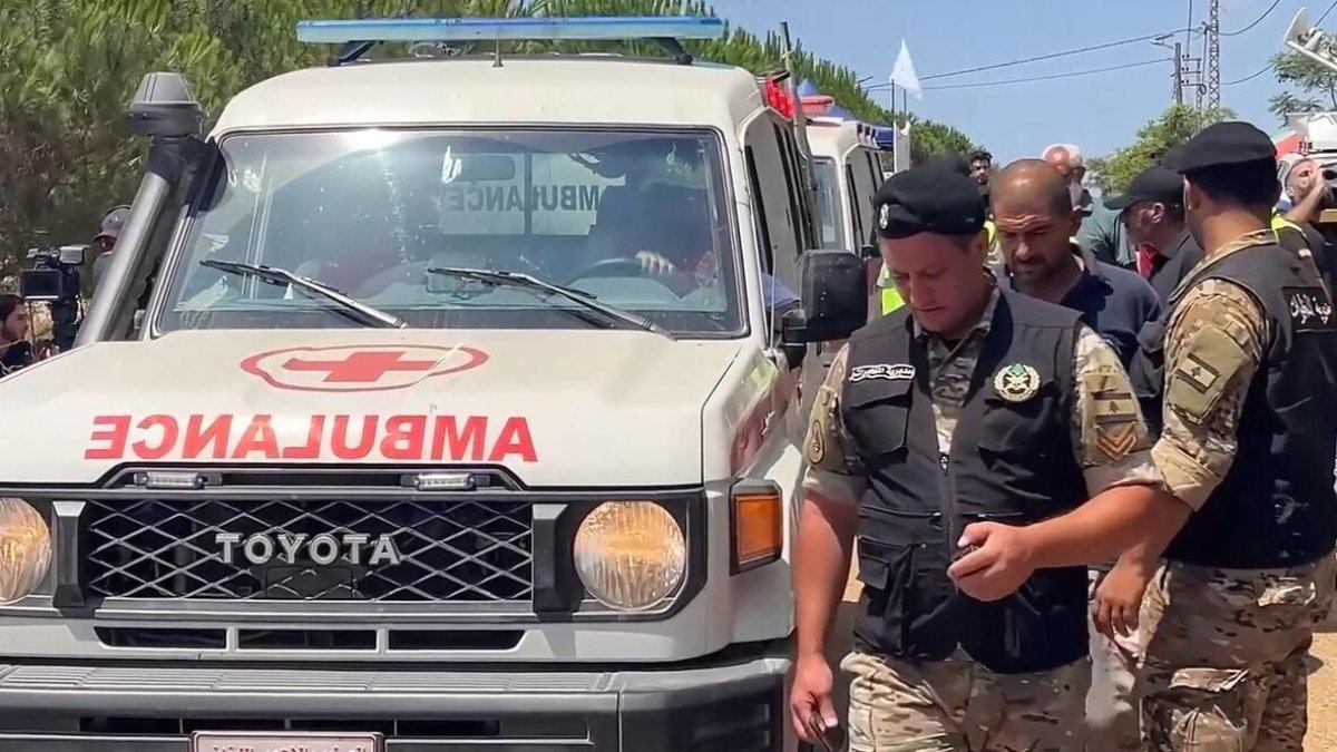 İsrail çekiliyor, Lübnan ordusu konuşlanıyor: Zevter el-Garbiyye'de ilk 'pilot bölge' süreci başladı