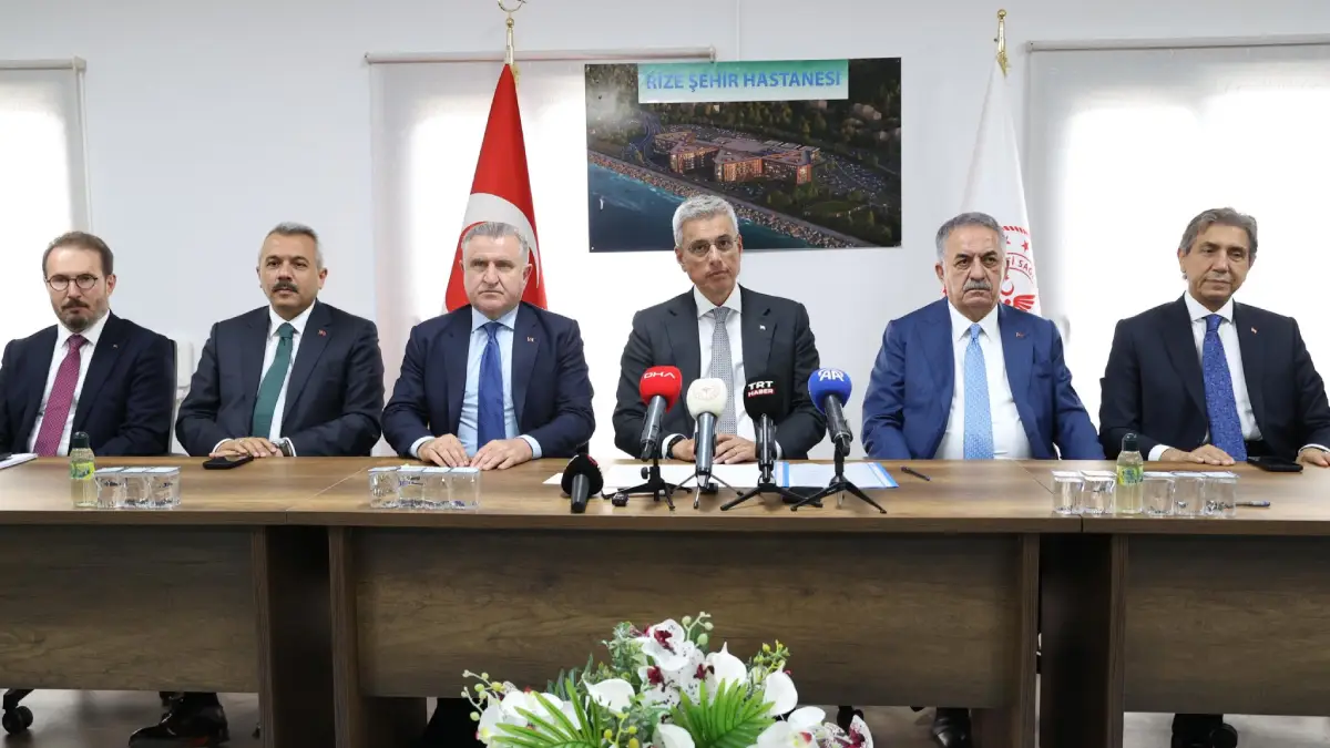 Bakan Memişoğlu Rize'de müjdeyi verdi: Rize Şehir Hastanesi 2027'de hizmete girecek