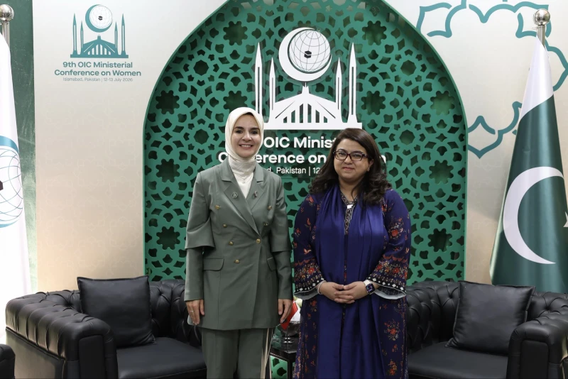 Bakan Göktaş, Pakistanlı mevkidaşı Shaza Fatima Khawaja ile görüştü — görsel 2