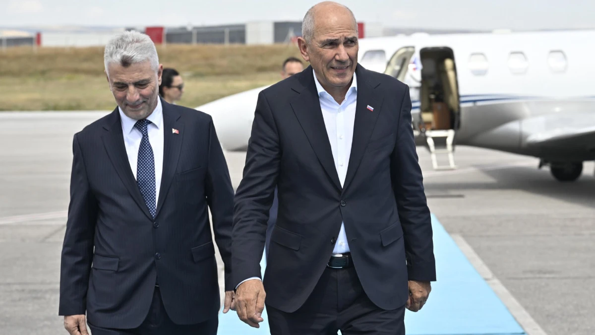 Bakan Bolat, Slovenya Başbakanı Janez Janša’yı Esenboğa’da karşıladı
