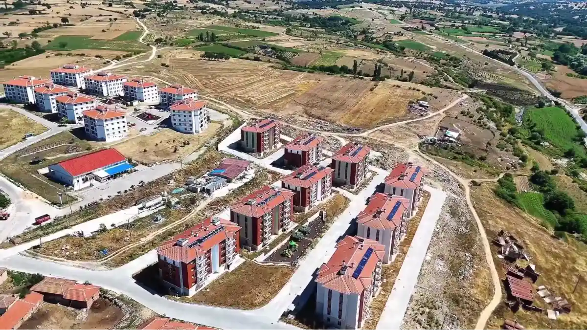 Kırklareli Merkez Üsküp Mahallesi'nde TOKİ konutları teslim edildi