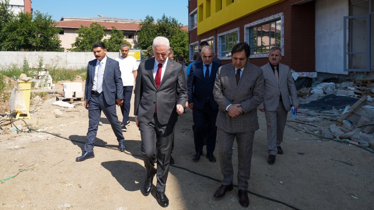 Vali Davut Gül Zeytinburnu'nda yeni okul inşaatını denetledi