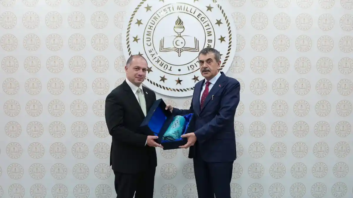 Milli Eğitim Bakanı Yusuf Tekin, Gürcistanlı mevkidaşı Givi Mikanadze ile görüştü
