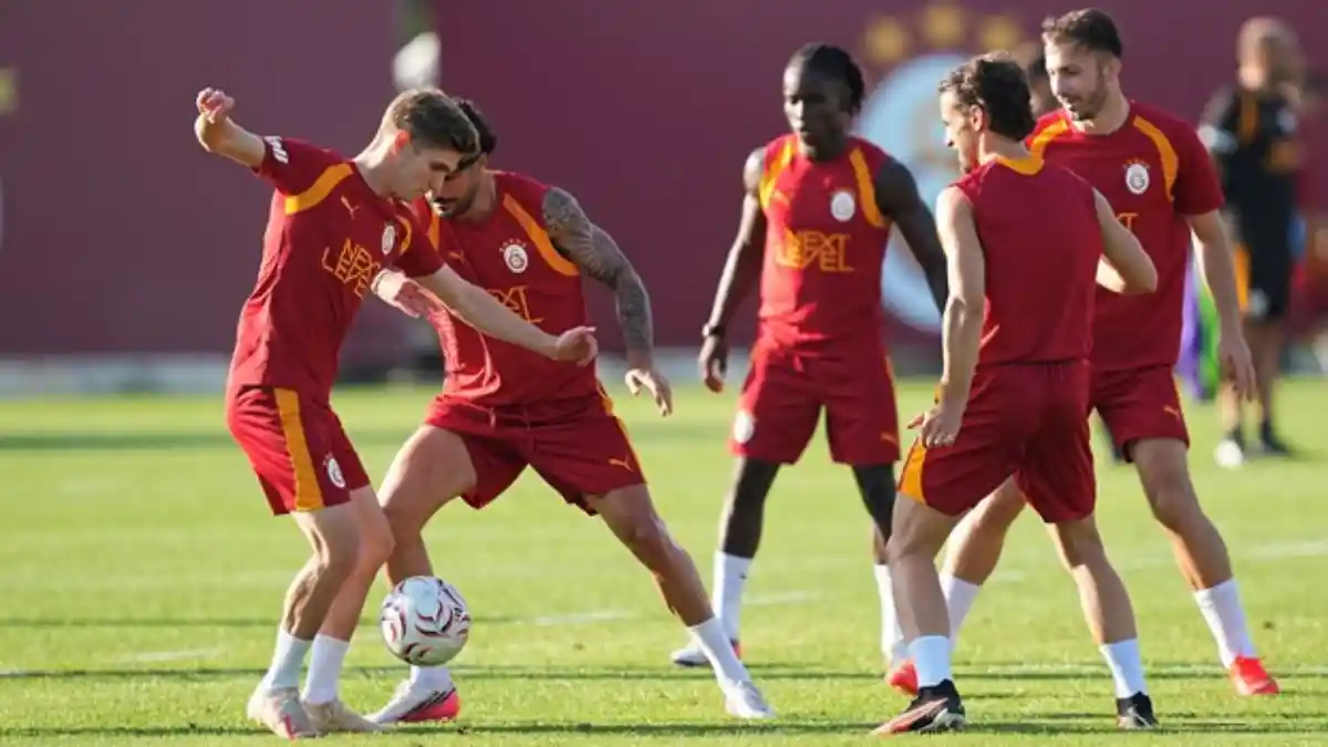 Galatasaray'da yeni sezon hazırlıkları Kemerburgaz'da sürdü