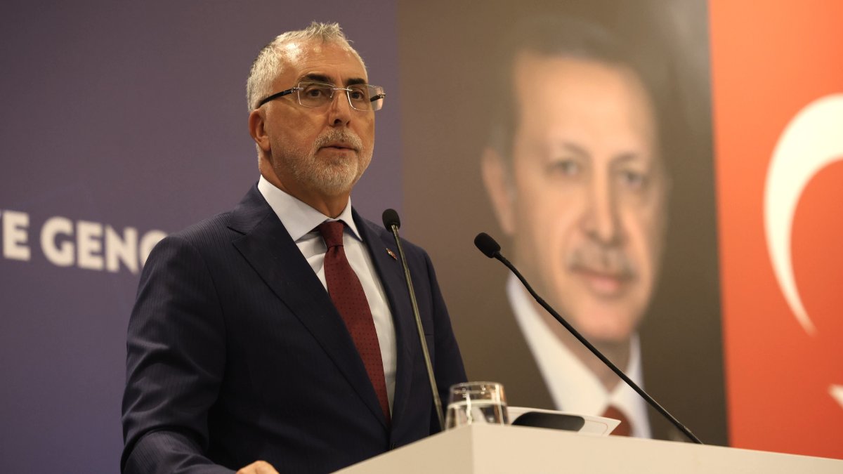 Bakan Işıkhan 'Çalışma Hayatında Dijital Dönüşüm ve Gençler Semineri'nde konuştu