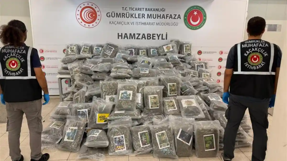 Gümrük Muhafaza ekiplerinden uyuşturucu operasyonu: Romanya'dan gelen araçta rekor uyuşturucu