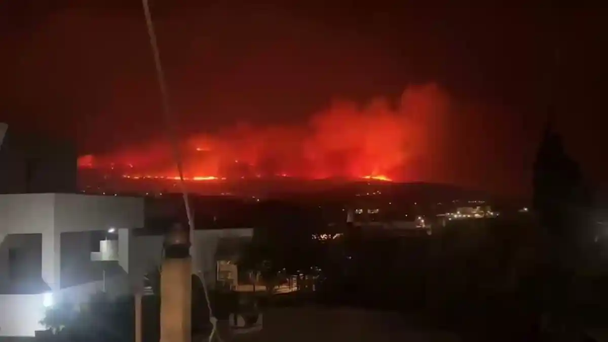 Yunanistan yangınlarla boğuşuyor: 3 itfaiyeci hayatını kaybetti