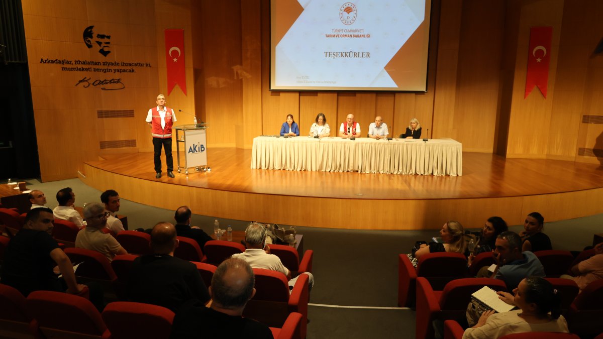 Mersin'de yeni bitki karantinası yönetmeliği bilgilendirme toplantısı yapıldı
