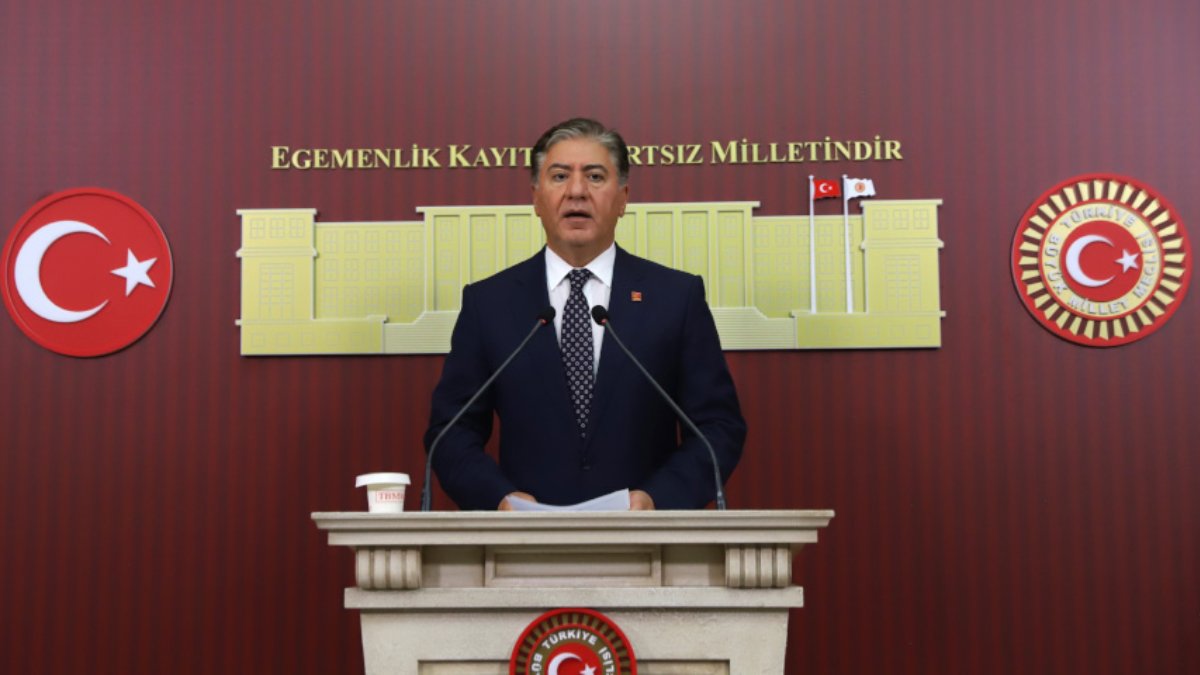 Murat Emir'den 'yeni parti' açıklaması: "Milletvekili grubumuzla bambaşka bir yola çıkıyoruz"