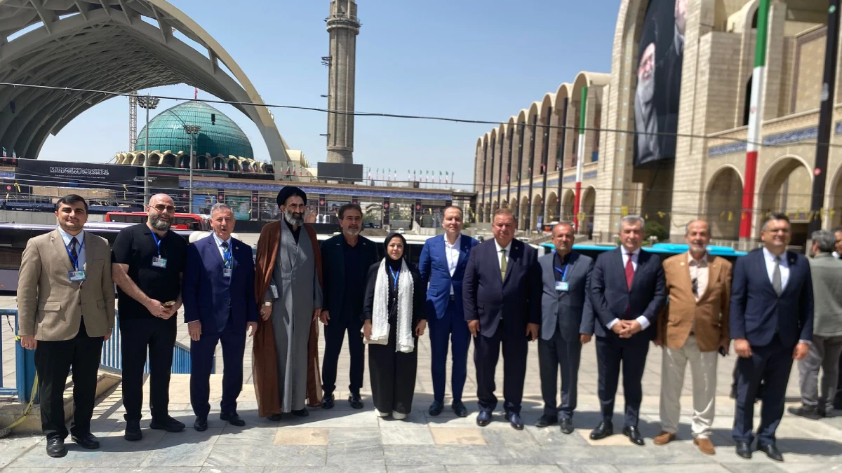 Gelecek Partili Ün, Hamaney için düzenlenen cenaze merasimine katıldı