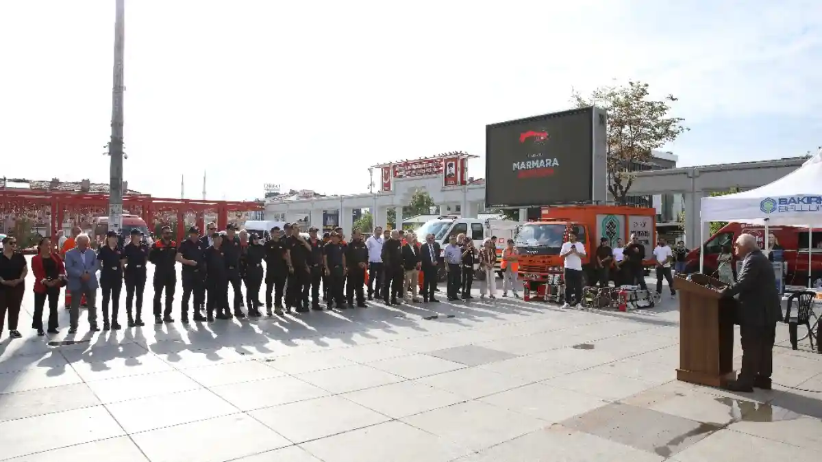 İstanbul İtfaiyesi ve Bakırköy Belediyesi'nden deprem anma programı
