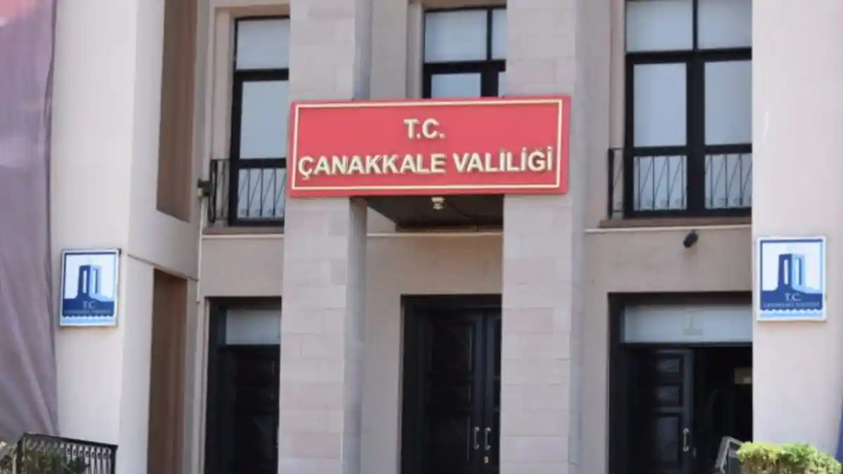 Çanakkale Valiliği'nden rüzgar uyarısı: Ateş yakmak ve biçerdöver kullanımı yasaklandı