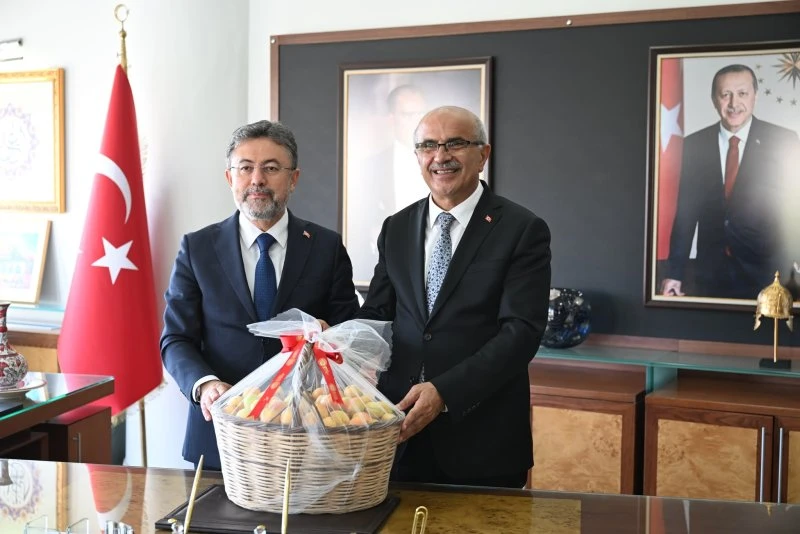 Bakan Yumaklı'dan Malatya'ya ziyaret: "Yepyeni bir Malatya inşa ediyoruz"