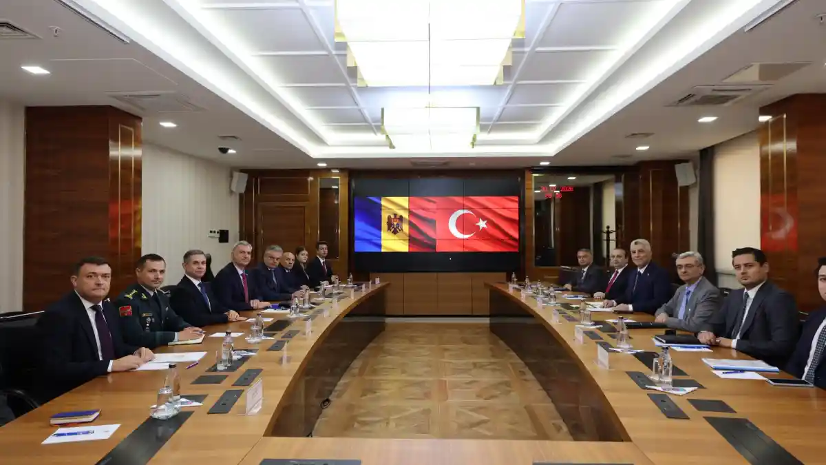 Bakan Bolat, Moldovalı bakanlarla görüştü: Ticaret ve savunma sanayii iş birliği