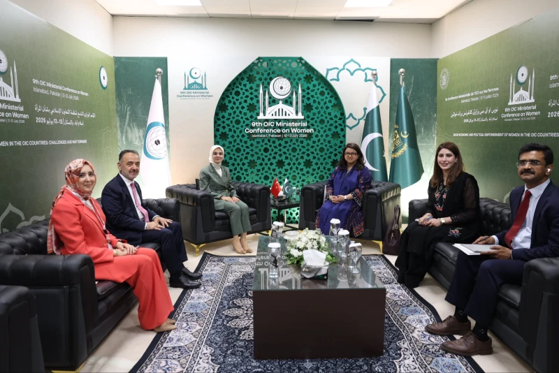 Bakan Göktaş, Pakistanlı mevkidaşı Shaza Fatima Khawaja ile görüştü — görsel 3