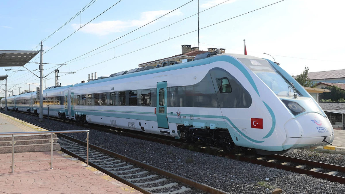 Milli Elektrikli Tren Setleri 22 Temmuz'da Uzunköprü-Halkalı hattında başlıyor