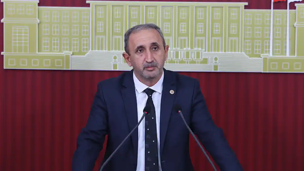 HÜDA PAR'dan Meclis'e kanun teklifi: Kız ve erkek öğrenciler için ayrı sınıflar oluşturulabilsin