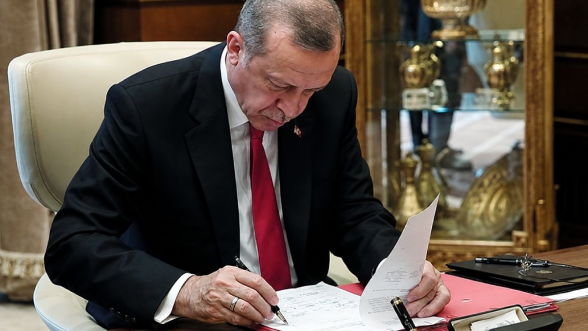 Cumhurbaşkanı Erdoğan'dan kritik atamalar: YÖK üyelikleri ve 8 üniversiteye rektör atandı