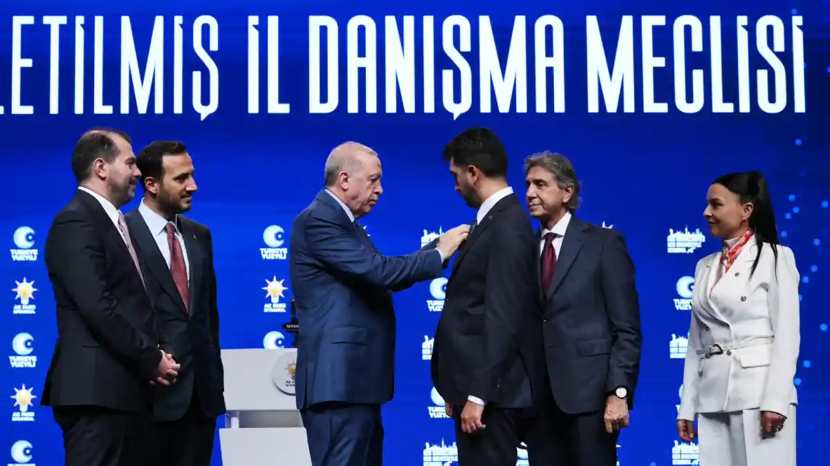 AK Parti saflarına yeni katılımlar: Eren Ali Bingöl, Orhan Çerkez ve Sacit Terzi AK Parti'ye katıldı