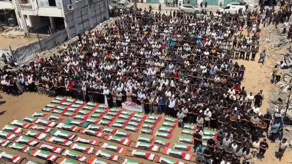 Gazze Şeridi'nde savaşın başından bu yana en kalabalık cenaze töreni düzenlendi