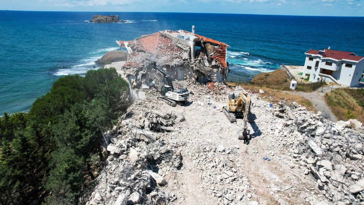 Riva'daki metruk otel yıkılıyor: Beykoz'a dev Gençlik Kampı ve Spor Merkezi geliyor