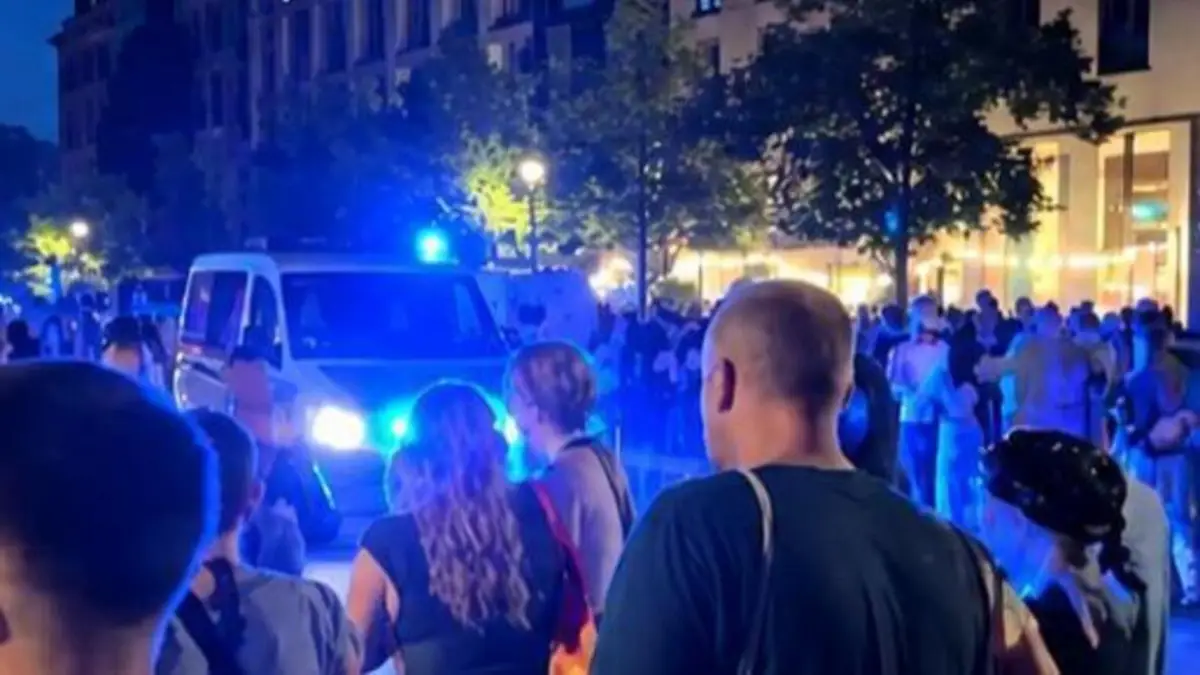 Berlin'de LGBT yürüyüşünde araç kalabalığa daldı: En az 1 ölü, 15 yaralı