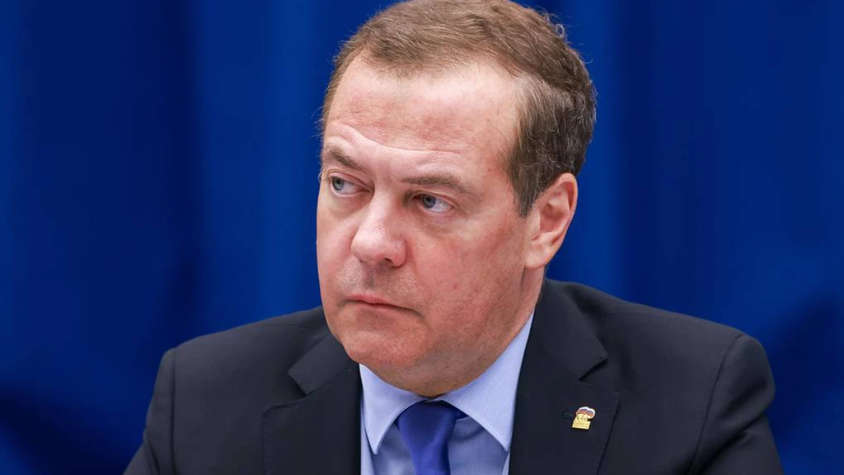 Medvedev: Hürmüz Boğazı İran için nükleer silah kadar güçlü