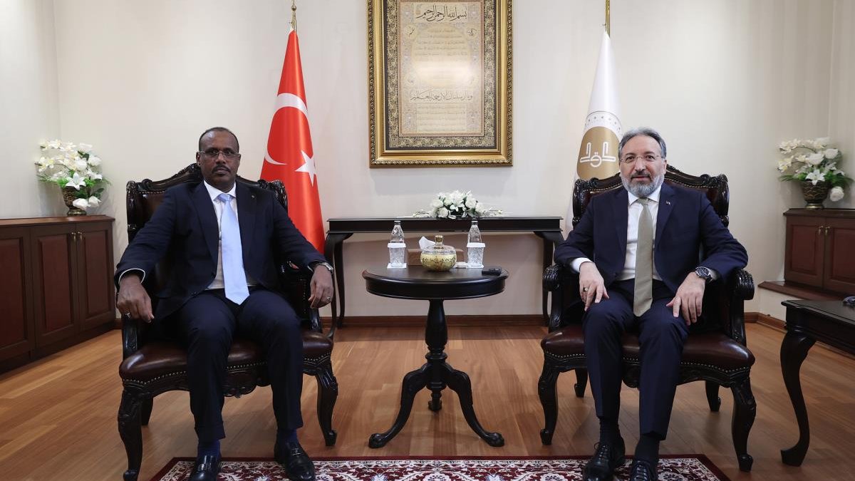 Diyanet İşleri Başkanı Safi Arpaguş, Cibuti Din İşleri Bakanı Barreh ile görüştü