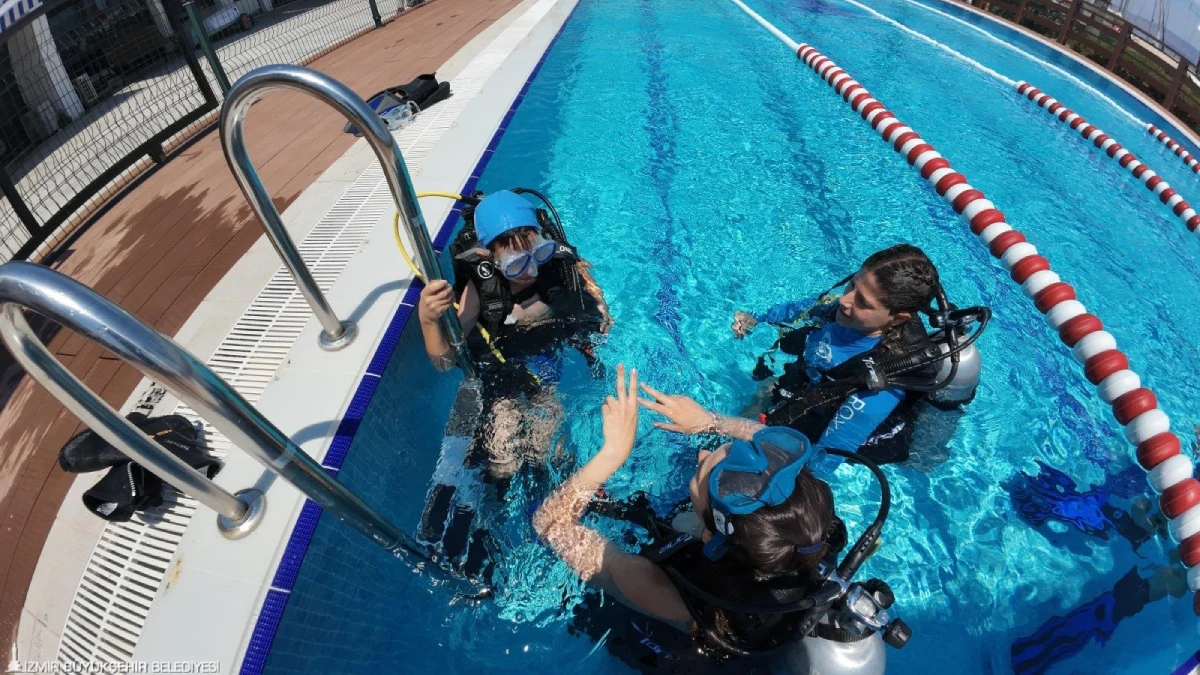 İzmir Marina'da 2026 yaz su sporları eğitimleri başladı