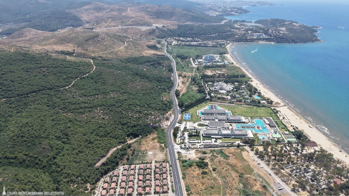 İzmir Büyükşehir Belediyesi Pamucak-Kuşadası yolunu yeniledi