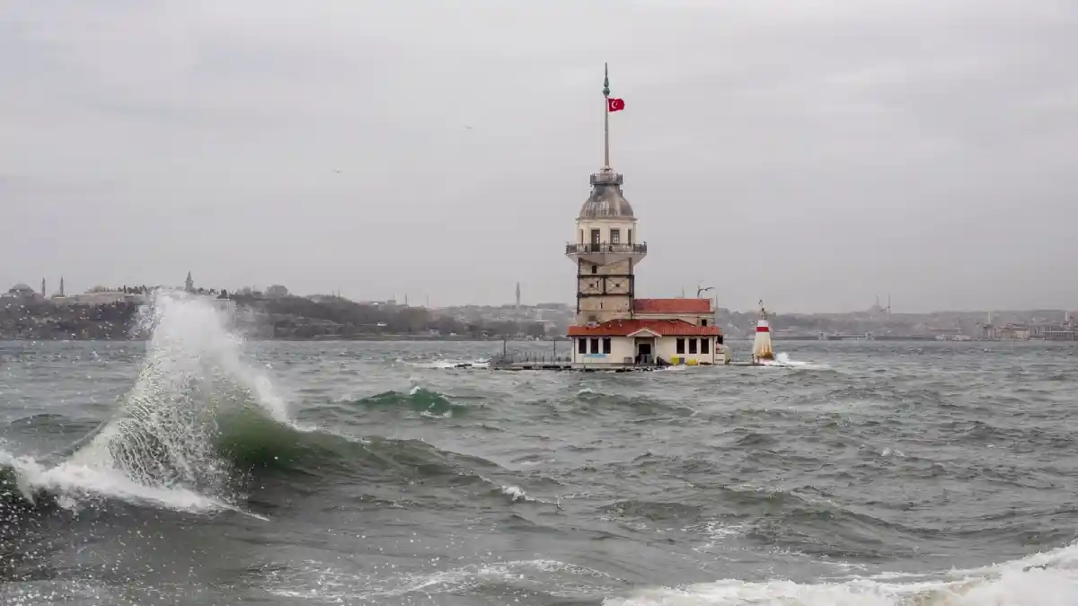 Marmara ve Kuzey Ege'de fırtına bekleniyor: Hızı 70 km/sa'ye çıkacak