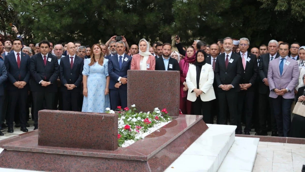 Dışişleri Bakan Yardımcısı Levent Gümrükçü, Dr. Sadık Ahmet'i anma törenine katıldı