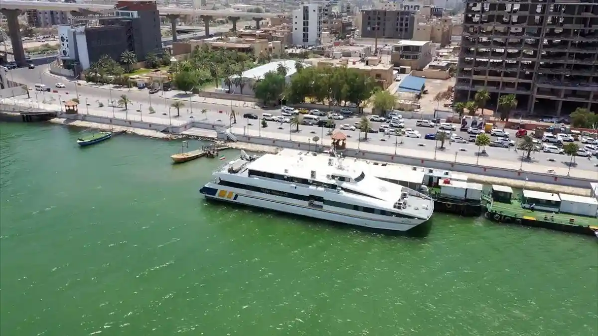 Irak ve İran arasında yeni ulaşım hattı: Yolcu taşıyan ilk İran gemisi Basra'ya ulaştı