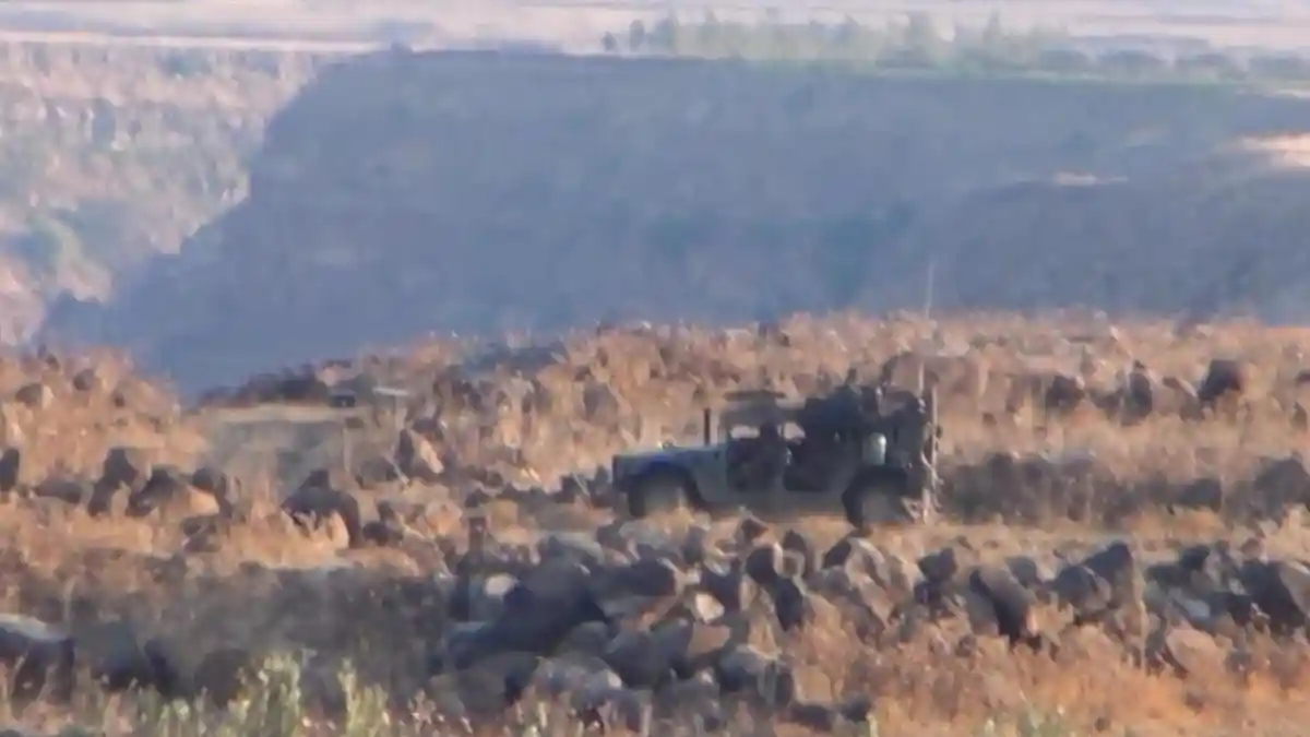 İsrail güçleri Suriye sınırını geçti: Dera'nın batısındaki Vadi el-Rakad'da askeri hareketlilik