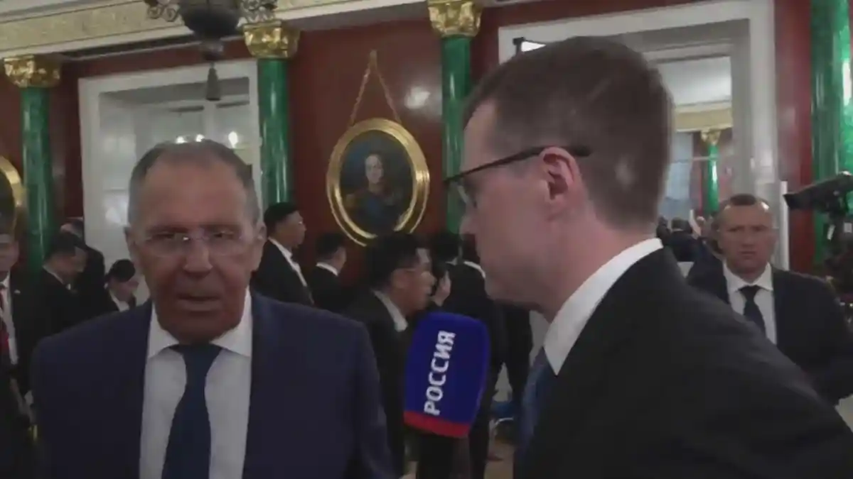 Rusya Dışişleri Bakanı Lavrov’dan İngiltere’ye gözdağı: "Savaşa katılım olarak değerlendirme hakkımız var"