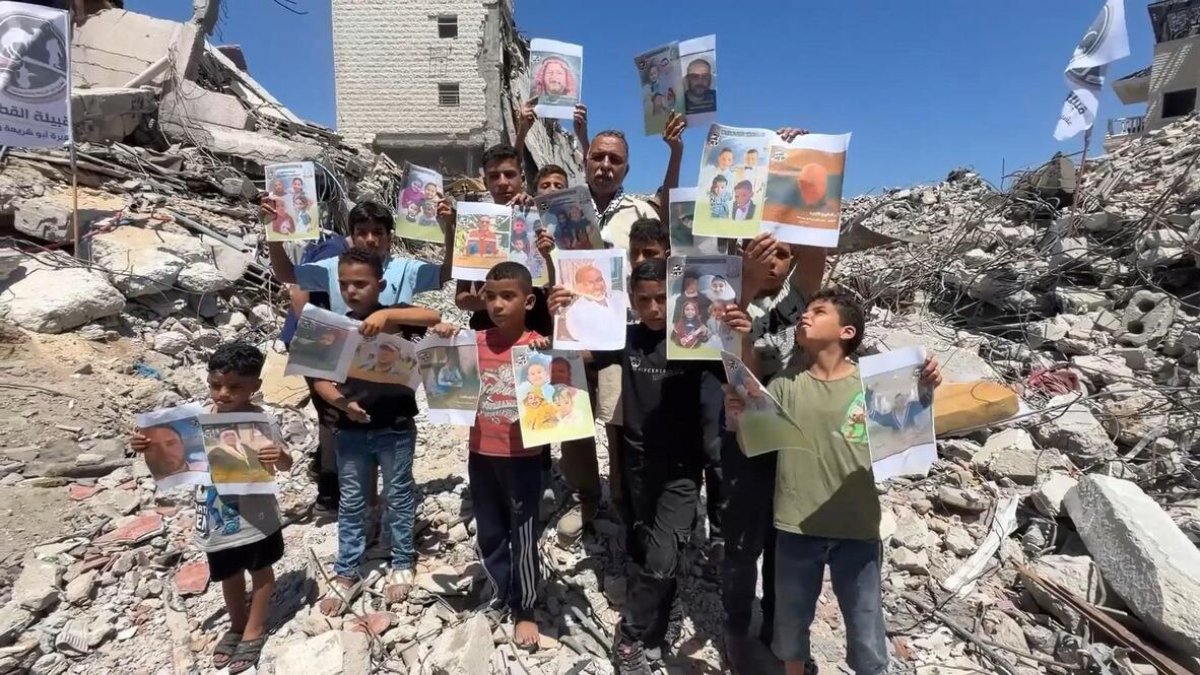 Gazze Sivil Savunması: 147 yıkılmış evin enkazında 1000'den fazla cenaze aranıyor