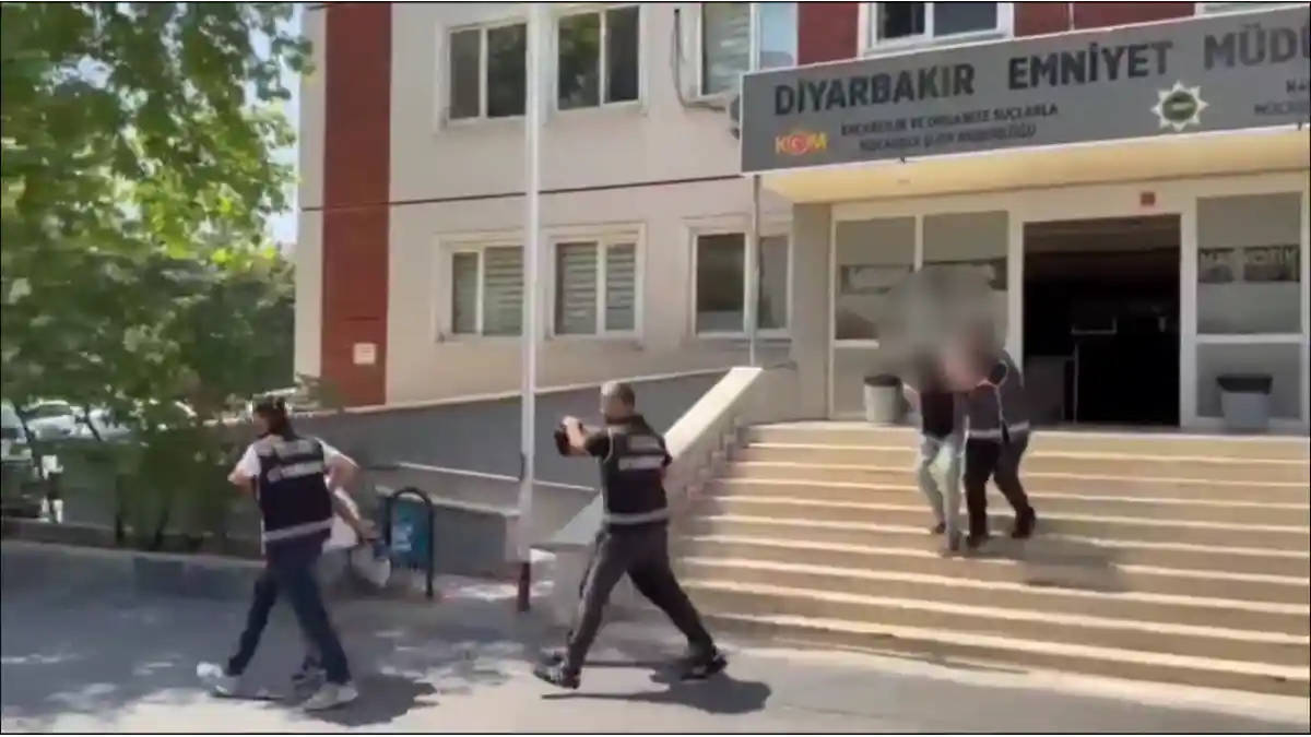 Diyarbakır Sur’da el bombalı operasyon: 4 şüpheli tutuklandı
