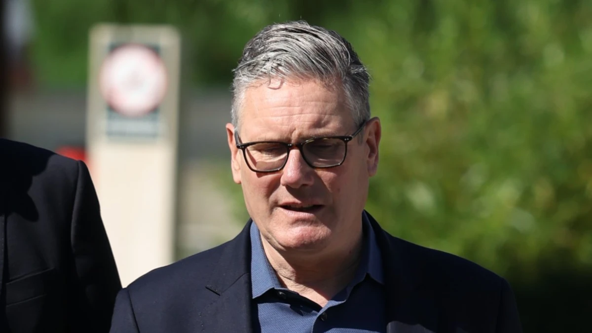 İngiltere'de Siyasi Kriz: Başbakan Starmer'e İstifa Çağrıları Artıyor