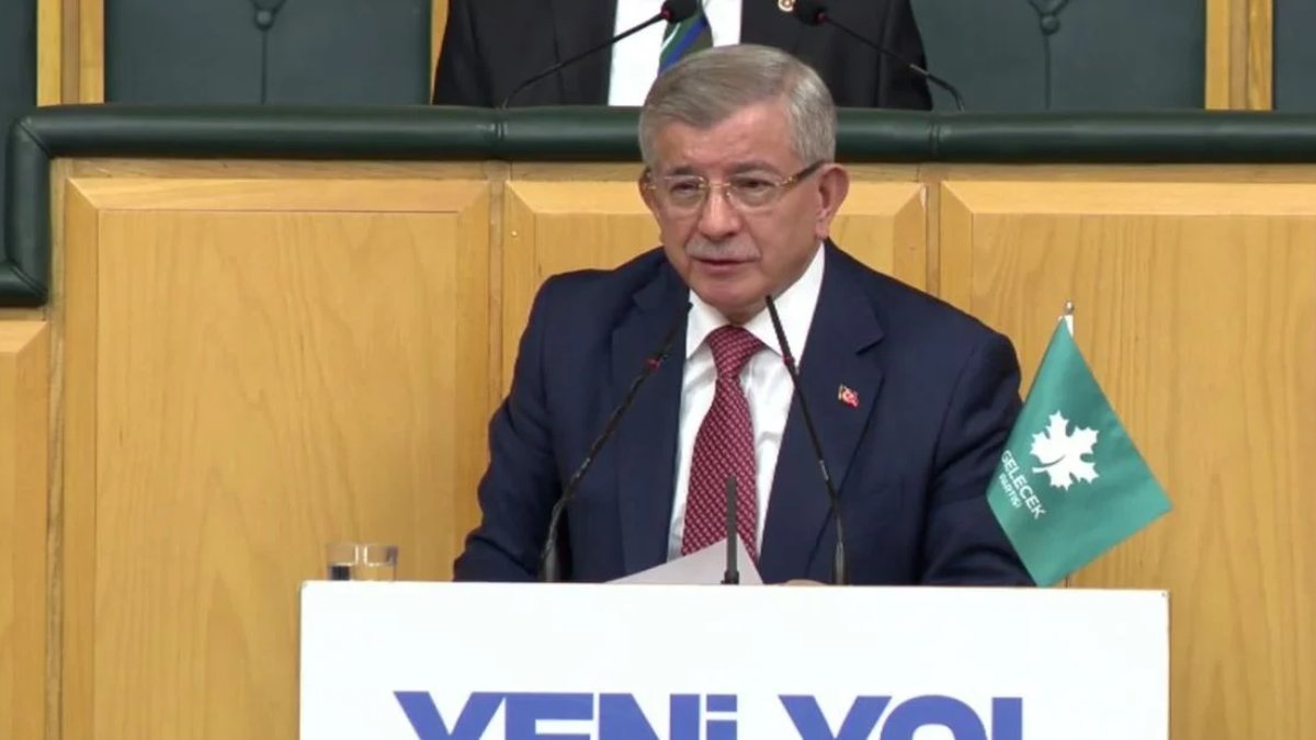 Ahmet Davutoğlu'ndan zirve bildirisi eleştirisi: "İsrail'e tek bir cümle bile kurulamadı"