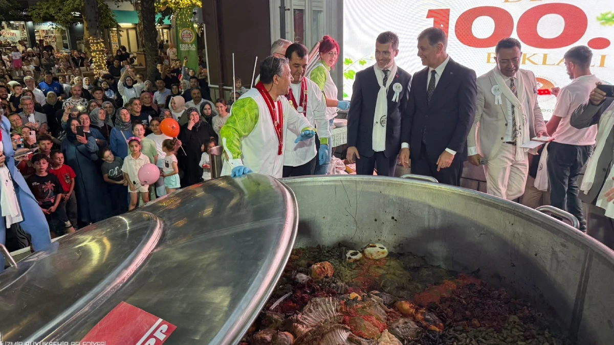 Erbaa Yaprak Festivali'nde 100 bin dolma pişirildi
