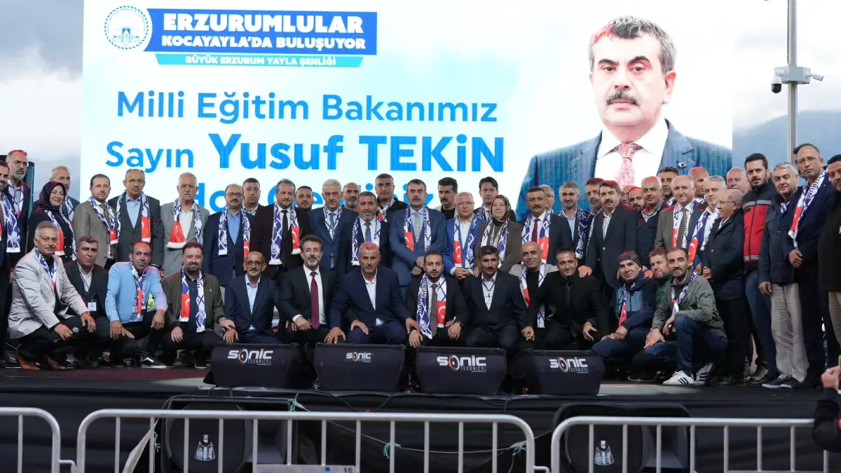Bakan Yusuf Tekin Bursa'da Büyük Erzurum Yayla Şenliği'ne katıldı