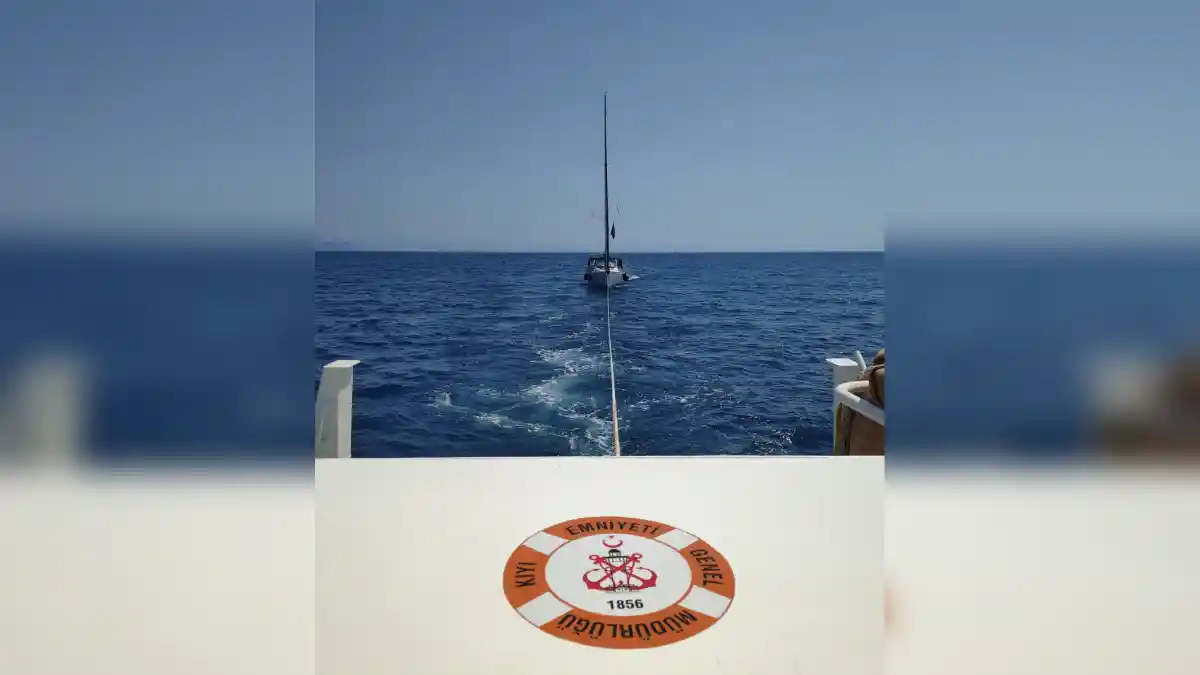 Göcek'te sürüklene teknedeki 7 kişi kurtarıldı
